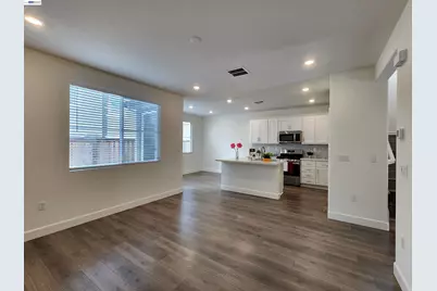 417 Mystic Ln, Pittsburg, CA 94565 - Photo 3