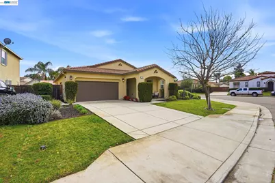 1718 Kyle Dayton Dr, Tracy, CA 95376 - Photo 3