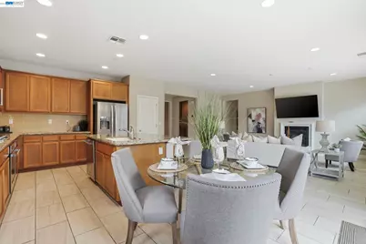 1718 Kyle Dayton Dr, Tracy, CA 95376 - Photo 13