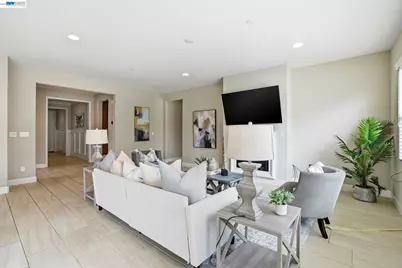 1718 Kyle Dayton Dr, Tracy, CA 95376 - Photo 9