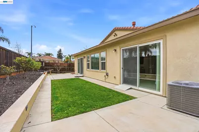 1718 Kyle Dayton Dr, Tracy, CA 95376 - Photo 33