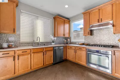 1038 Giacomo Ln, San Jose, CA 95131 - Photo 15