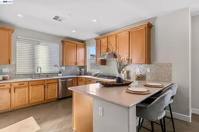 1038 Giacomo Ln, San Jose, CA 95131 - Photo 13