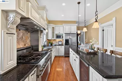 2214 Clinton Ave, Alameda, CA 94501 - Photo 23