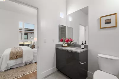 1545 32nd Street #309, Oakland, CA 94608 - Photo 25