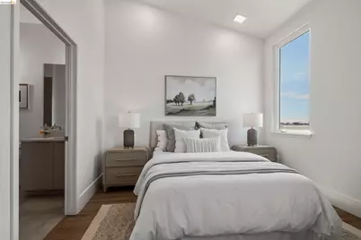 1545 32nd Street #309, Oakland, CA 94608 - Photo 15