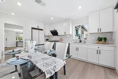 2498 Peachtree Ln, San Jose, CA 95128 - Photo 9