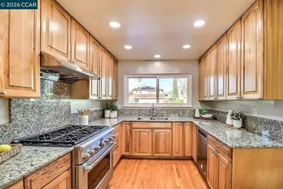 4658 Bishop Ct, Concord, CA 94521 - Photo 17