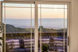 3499 La Mesa Dr, Hayward, CA 94542 - Photo 15