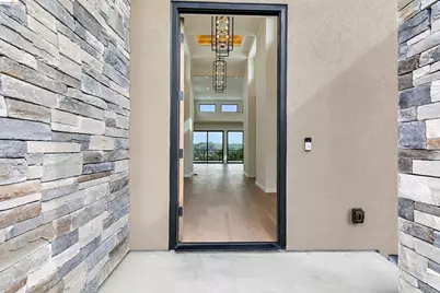 8 North Rancho Ct., Pinole, CA 94803 - Photo 5