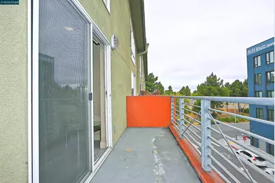 675 8th Street #15, Oakland, CA 94607 - Photo 37