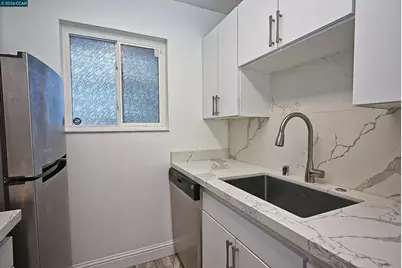 1425 Lakeside Drive #101, Oakland, CA 94612 - Photo 15