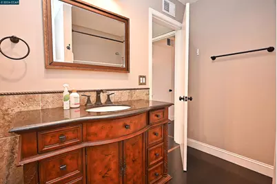 1425 Lakeside Drive #101, Oakland, CA 94612 - Photo 25