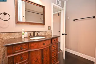 1425 Lakeside Dr, Oakland, CA 94612 - Photo 25