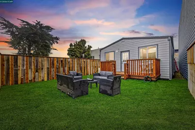 390 Guttenberg St, Daly City, CA 94014 - Photo 41