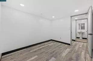 390 Guttenberg St, Daly City, CA 94014 - Photo 37