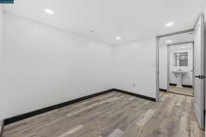 390 Guttenberg St, Daly City, CA 94014 - Photo 19