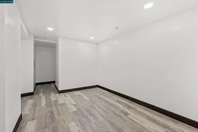 390 Guttenberg St, Daly City, CA 94014 - Photo 39