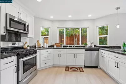 5537 Pamplona Ct, Concord, CA 94521 - Photo 17