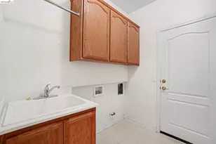 399 Earlham Way, Brentwood, CA 94513 - Photo 13