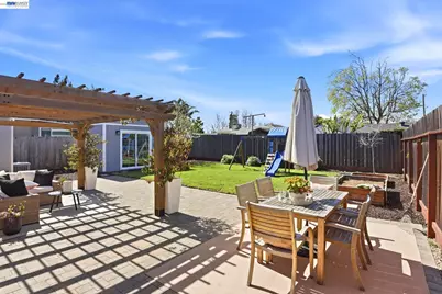 16129 Via Pinale, San Lorenzo, CA 94580 - Photo 15