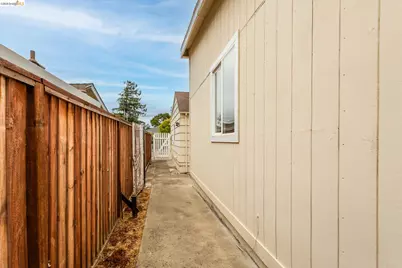 844 37th St, Richmond, CA 94805 - Photo 5