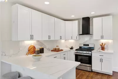 8301 Ney Ave, Oakland, CA 94605 - Photo 31