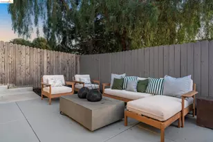 8301 Ney Ave, Oakland, CA 94605 - Photo 11