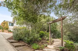 3320 Burdeck Dr, Oakland, CA 94602 - Photo 3