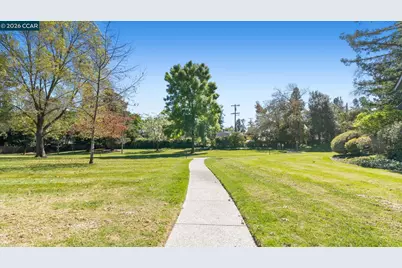 90 Rolling Green Cir, Pleasant Hill, CA 94523 - Photo 35