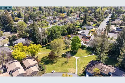 90 Rolling Green Cir, Pleasant Hill, CA 94523 - Photo 43