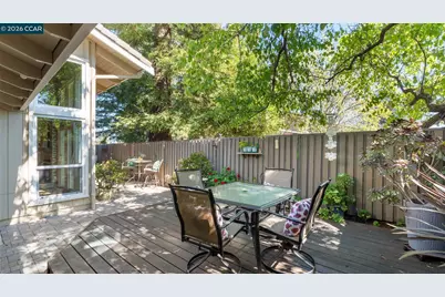 90 Rolling Green Cir, Pleasant Hill, CA 94523 - Photo 27