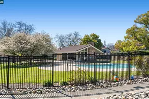 90 Rolling Green Cir, Pleasant Hill, CA 94523 - Photo 33