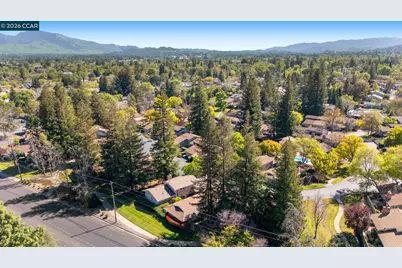 90 Rolling Green Cir, Pleasant Hill, CA 94523 - Photo 39