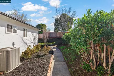5555 Maryland Dr, Concord, CA 94521 - Photo 29