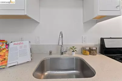 779 17th St, Oakland, CA 94612 - Photo 25