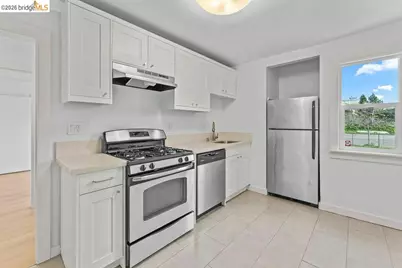 769 17th St, Oakland, CA 94612 - Photo 31