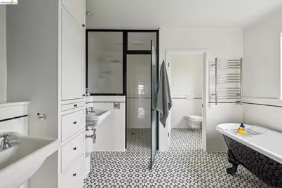 5710 Margarido Dr, Oakland, CA 94618 - Photo 23