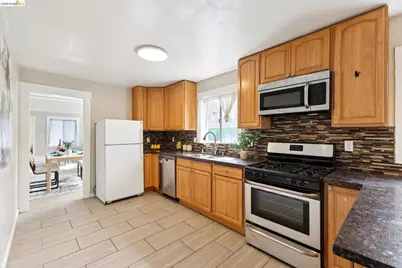 1983 38th Ave, Oakland, CA 94601 - Photo 25