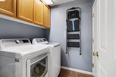 193 Mike Gartrell Cir, Sacramento, CA 95835 - Photo 17