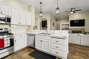 193 Mike Gartrell Cir, Sacramento, CA 95835 - Photo 15