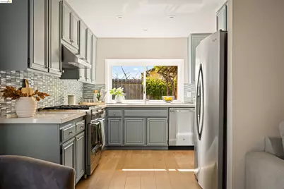 10 Clear Water Ct, Richmond, CA 94803 - Photo 21