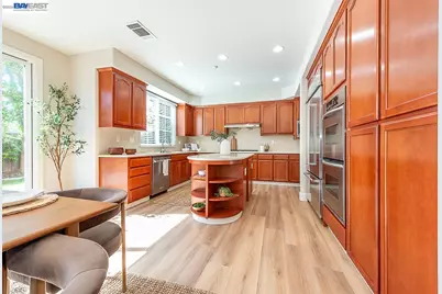 33038 Garfinkle St, Union City, CA 94587 - Photo 25