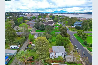921 6th St, Benicia, CA 94510 - Photo 33