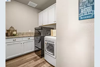 6224 Shimmer Falls Dr, Roseville, CA 95747 - Photo 33