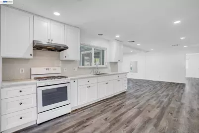 29330 Middleborough Way, Hayward, CA 94544 - Photo 11