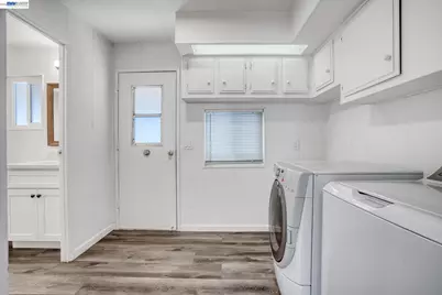 29330 Middleborough Way, Hayward, CA 94544 - Photo 19