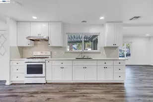 29330 Middleborough Way, Hayward, CA 94544 - Photo 13