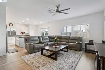 1449 Dorona Ln, Manteca, CA 95336 - Photo 5