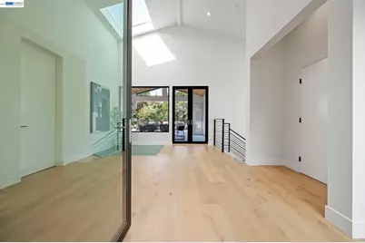 5883 Margarido Dr, Oakland, CA 94618 - Photo 5